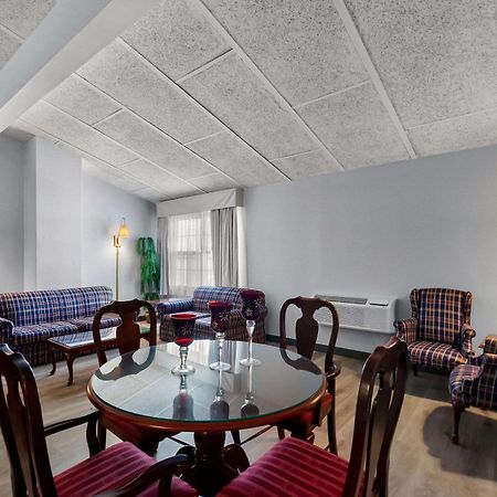 Clarion Inn Falls Church-Arlington Ngoại thất bức ảnh