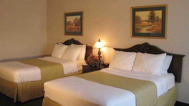 Clarion Inn Falls Church-Arlington Ngoại thất bức ảnh