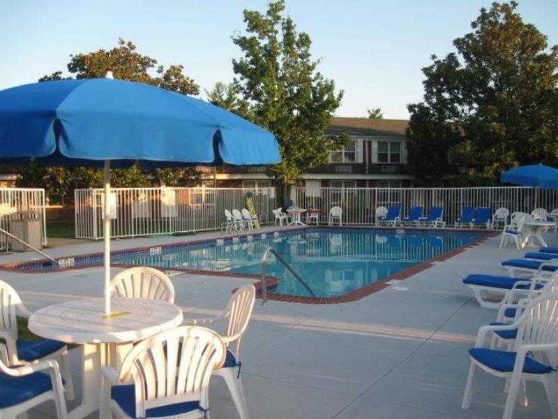 Clarion Inn Falls Church-Arlington Ngoại thất bức ảnh