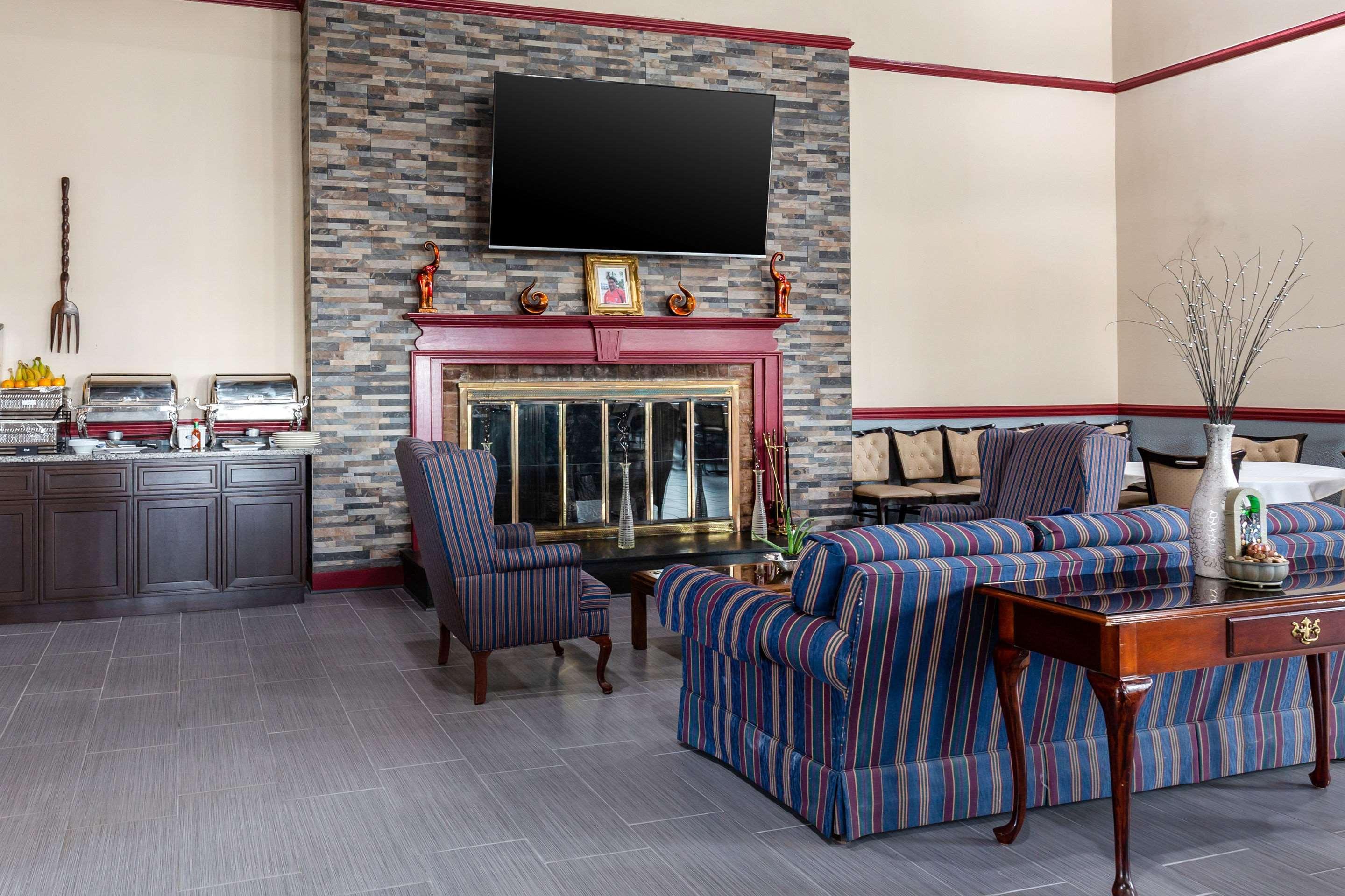 Clarion Inn Falls Church-Arlington Ngoại thất bức ảnh