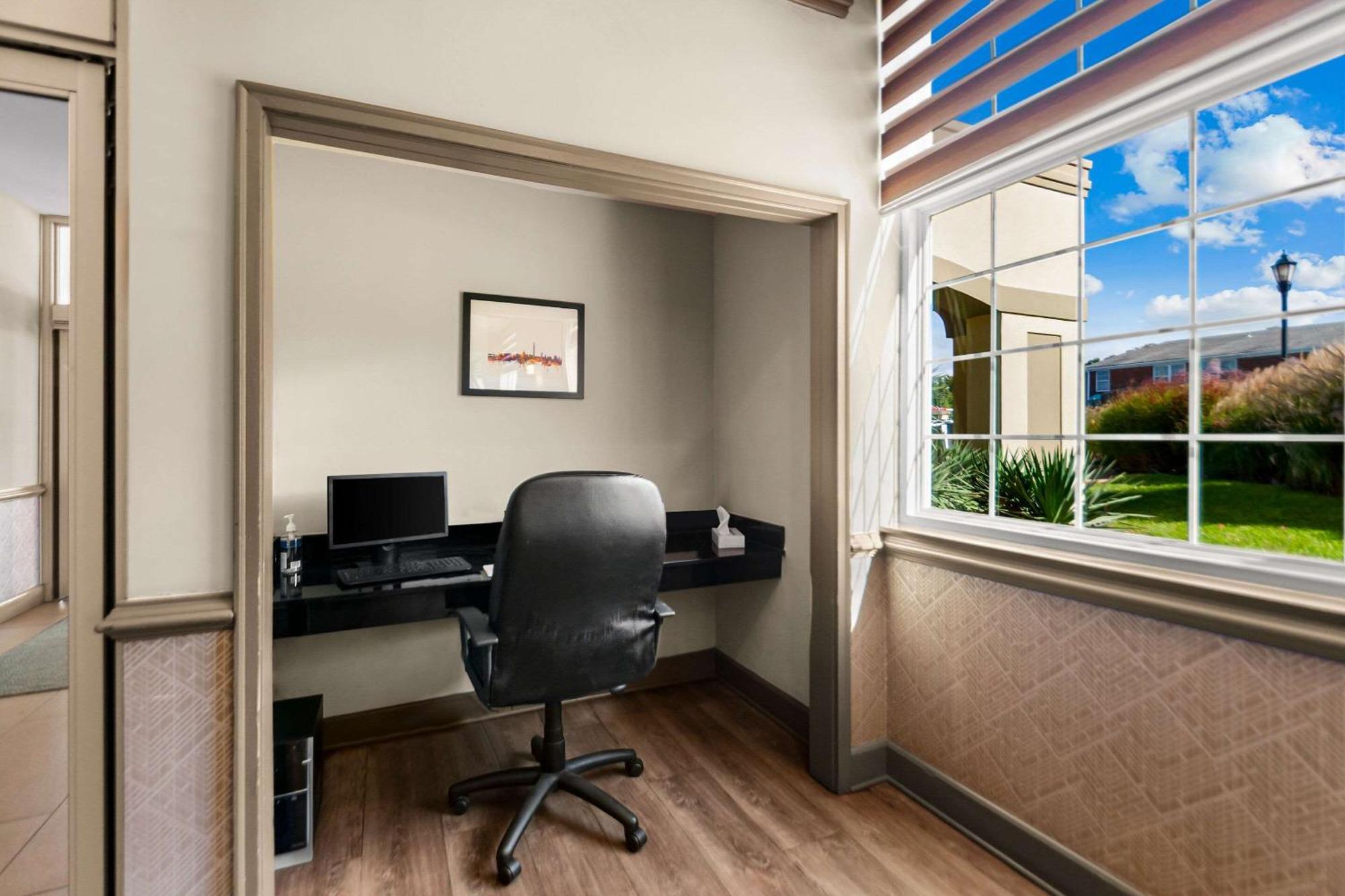 Clarion Inn Falls Church-Arlington Ngoại thất bức ảnh