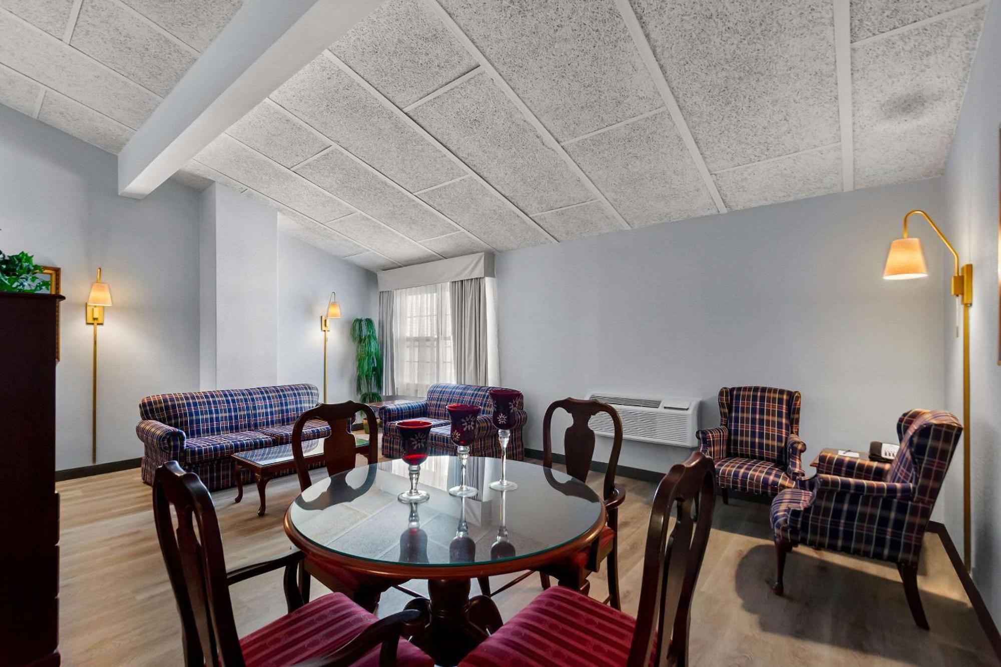 Clarion Inn Falls Church-Arlington Ngoại thất bức ảnh
