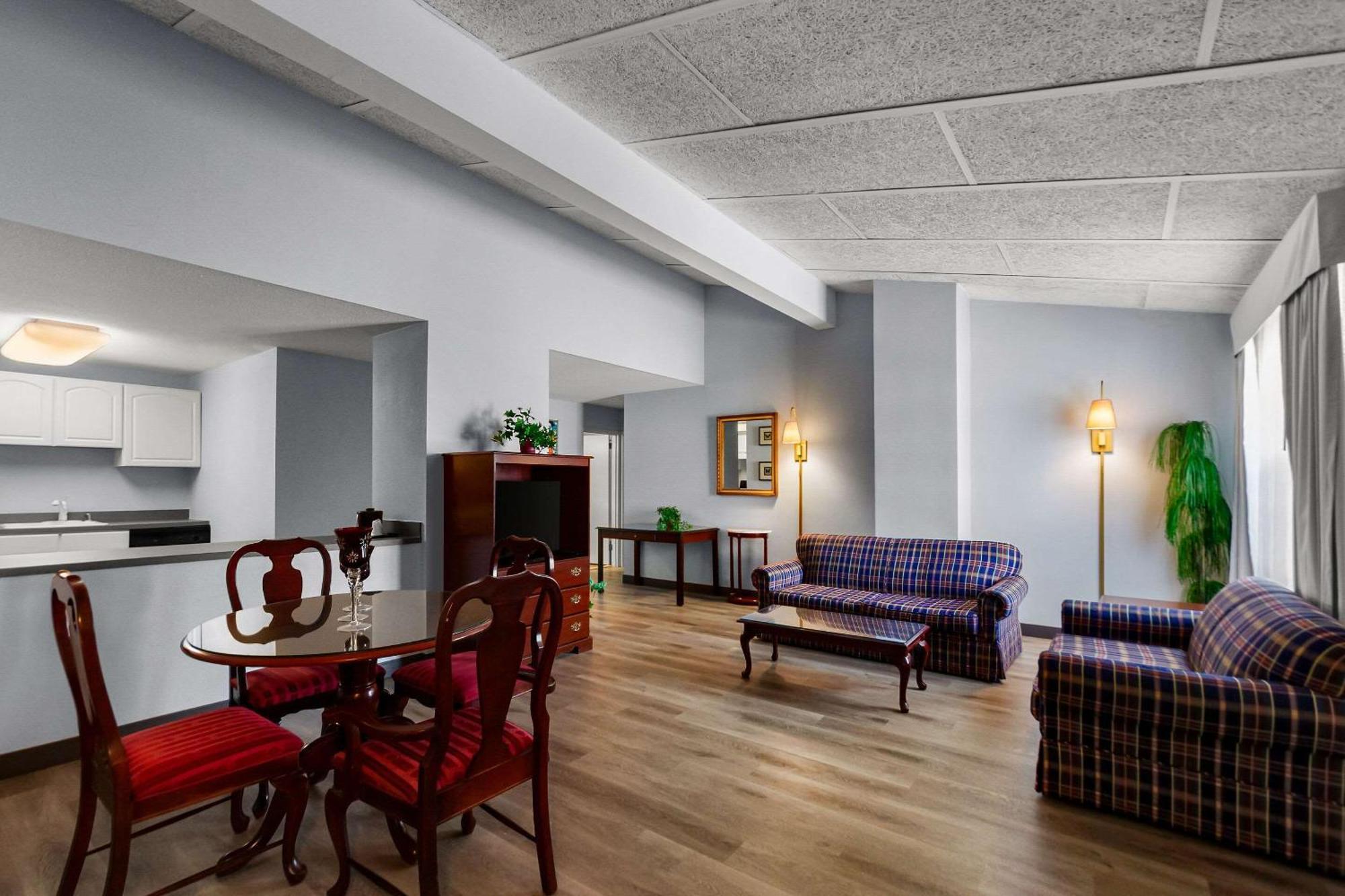Clarion Inn Falls Church-Arlington Ngoại thất bức ảnh
