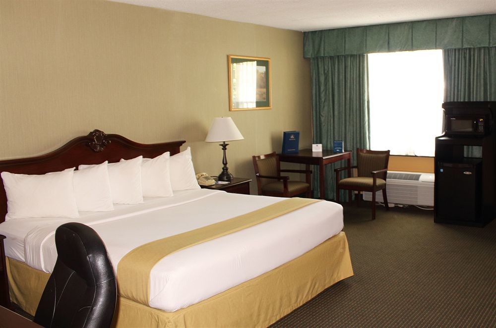 Clarion Inn Falls Church-Arlington Ngoại thất bức ảnh