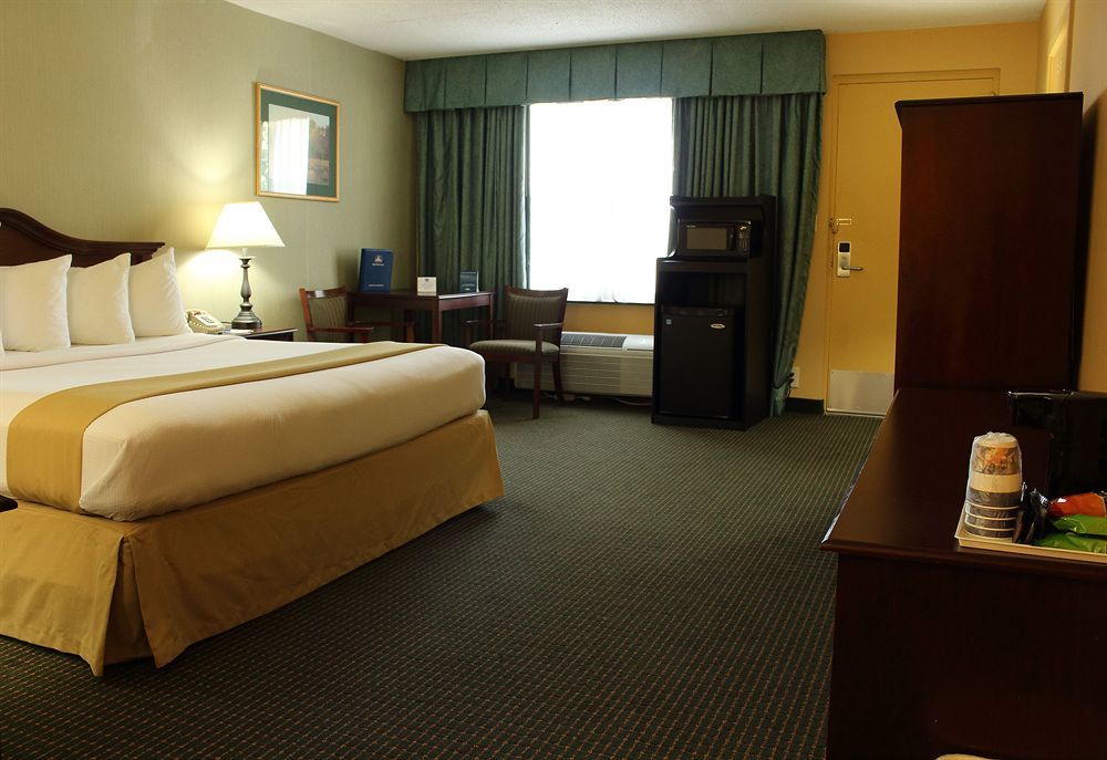 Clarion Inn Falls Church-Arlington Ngoại thất bức ảnh
