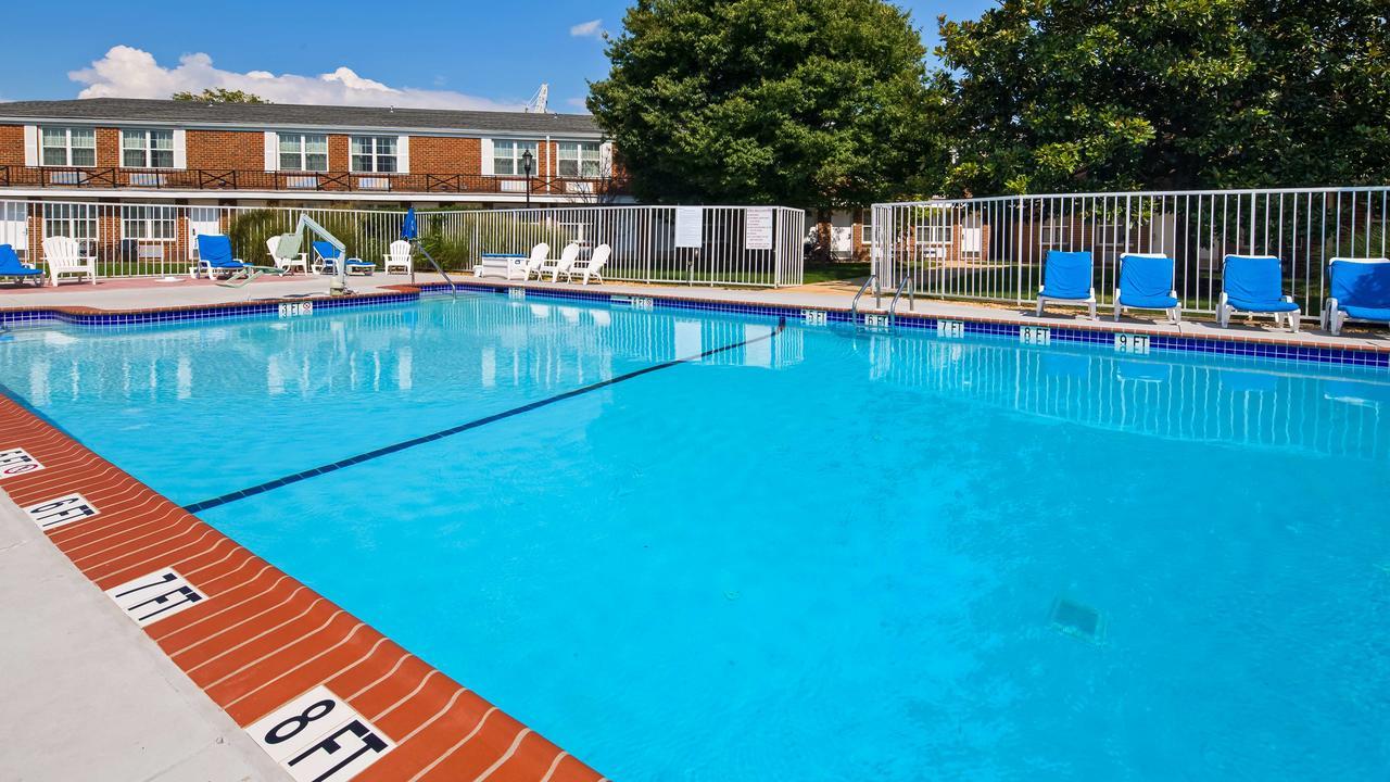 Clarion Inn Falls Church-Arlington Ngoại thất bức ảnh