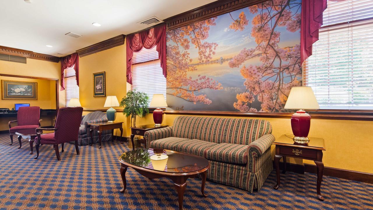 Clarion Inn Falls Church-Arlington Ngoại thất bức ảnh