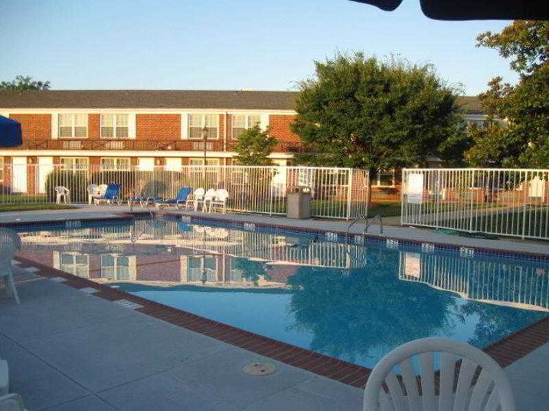 Clarion Inn Falls Church-Arlington Ngoại thất bức ảnh
