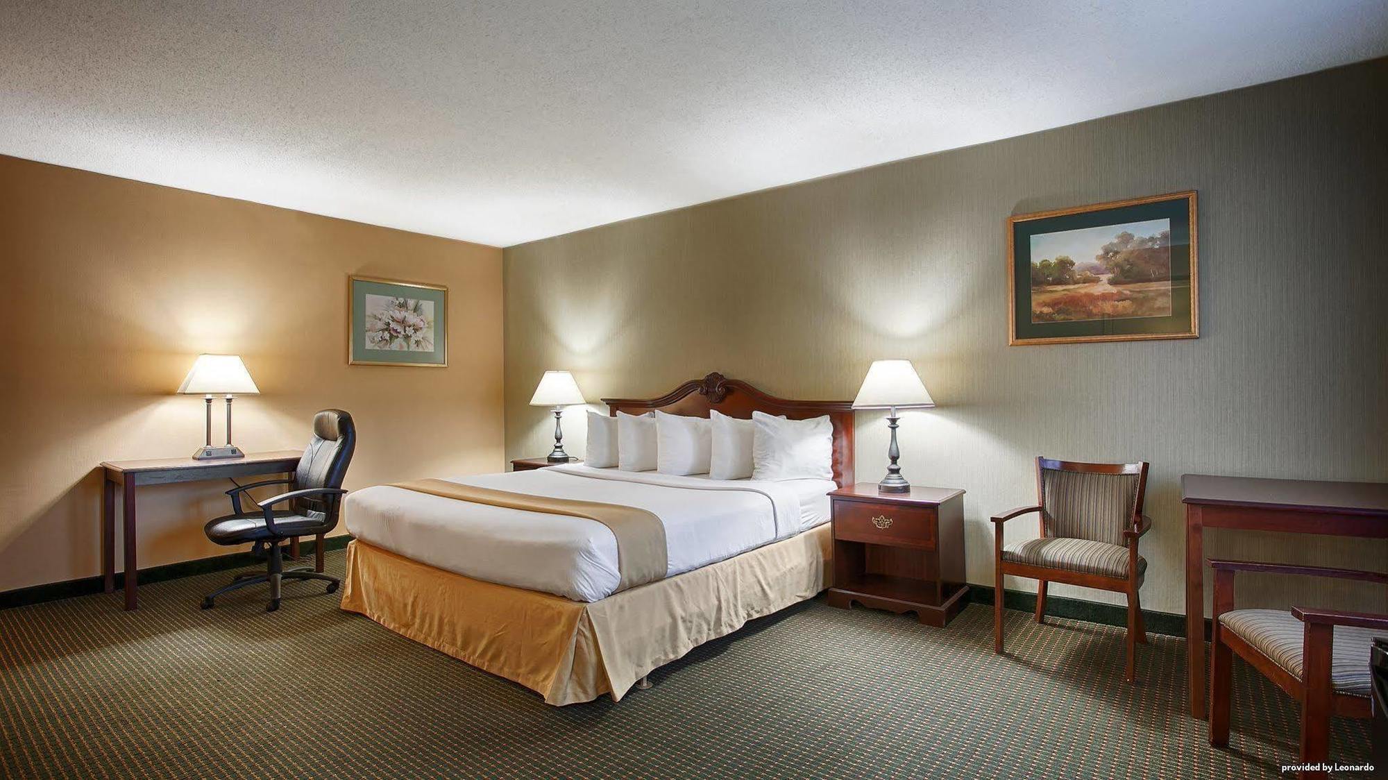 Clarion Inn Falls Church-Arlington Ngoại thất bức ảnh